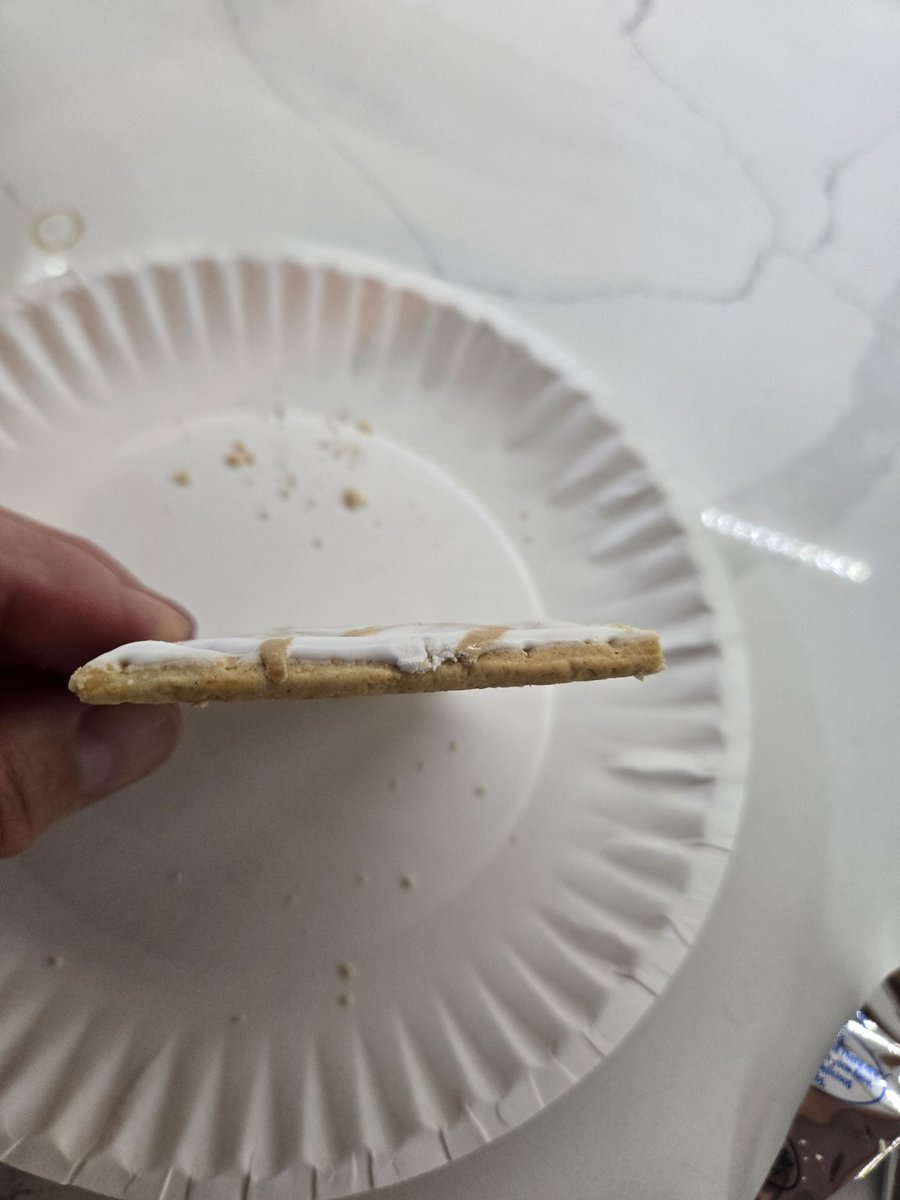 ToddtheSignGuy's tweet photo. Yo @PopTartsUS what's up with this ? Overstuffed ??? https://t.co/HgGV0h4oS6