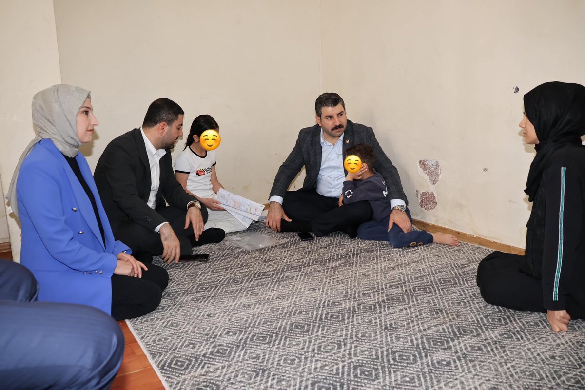 ibrahimeyyupogl's tweet photo. 🤝 #Hane Ziyareti!

#Karaköprü İlçe Başkanımız Orhan Çelik ve Başkan Yardımcımız Ebru Yılmaz ile birlikte; Karaköprü’müzde ikamet eden Akbaş ailesini ziyaret ederek samimi bir sohbet gerçekleştirdik.

Misafirperverlikleri ve sıcak karşılamaları için Akbaş ailesine teşekkür ediyorum.

@RTErdogan @Akparti @abuyukgumus @farukaytek @hakanaksu058 @bybekirbozdag @avorhancelik @ebruzyilmaz