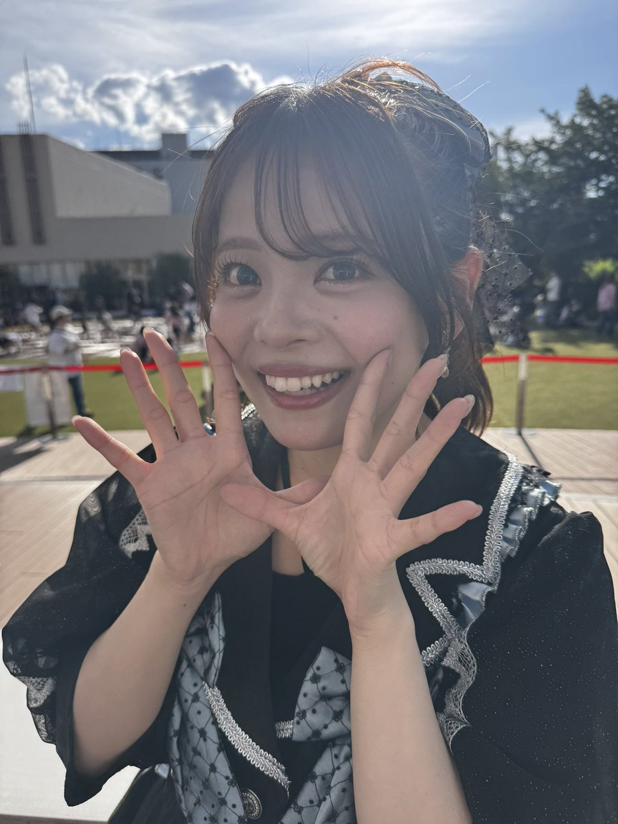 タイトル未定の歌姫、阿部葉菜ちゃん
パワフルな歌声と表現力

軽快にトークを回すMC力
冠ラジオもやってるよ〜
絵を描く事が特技で、個展も開催する才媛
#阿部葉菜
#タイトル未定