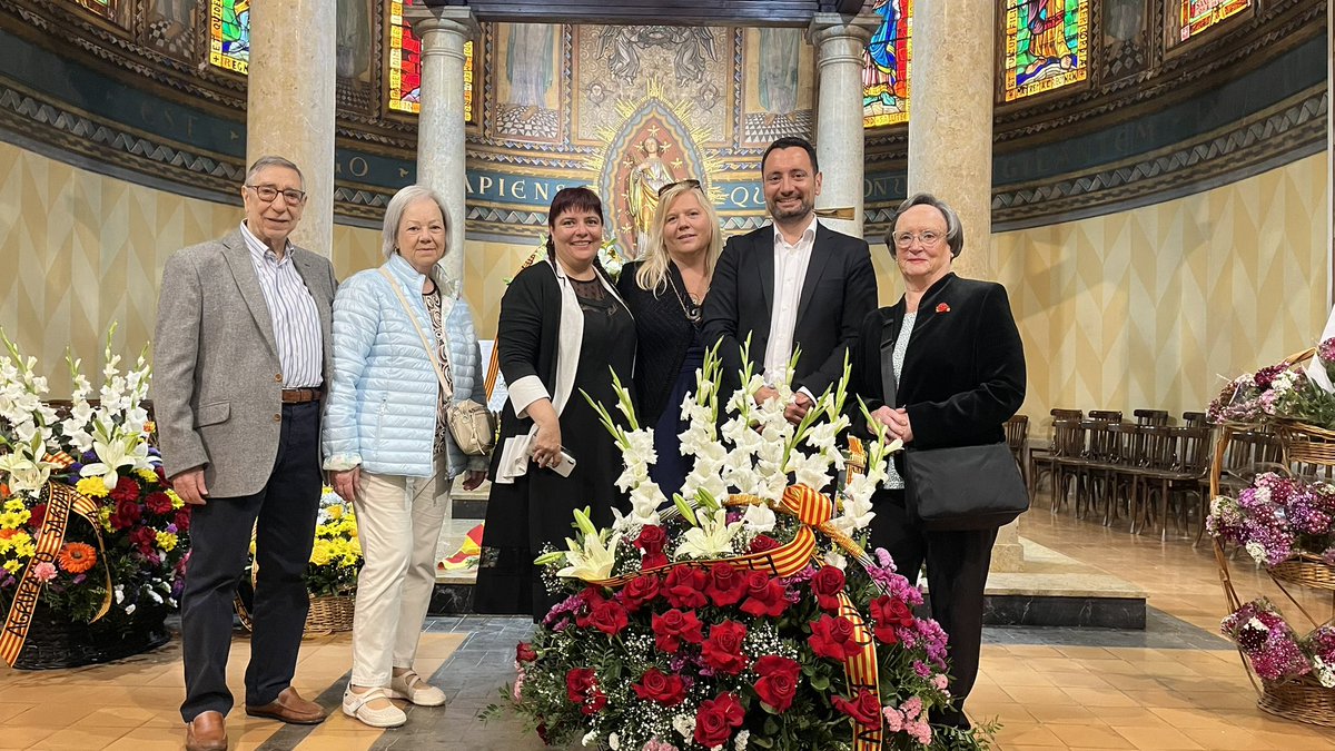 elspropis's tweet photo. Ofrena Floral a Sta Engràcia. 50 anys de tradició a Nou Barris. https://t.co/rq9IxzwDBI