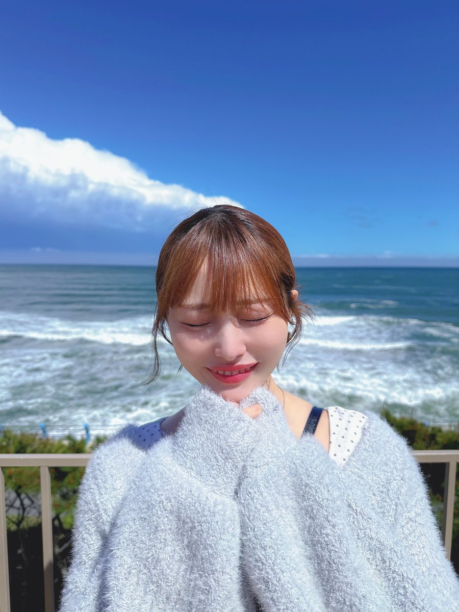 rin_maro___'s tweet photo. 最近、暑くなってきてる、？(困)💭 https://t.co/EOhgTZeE1R