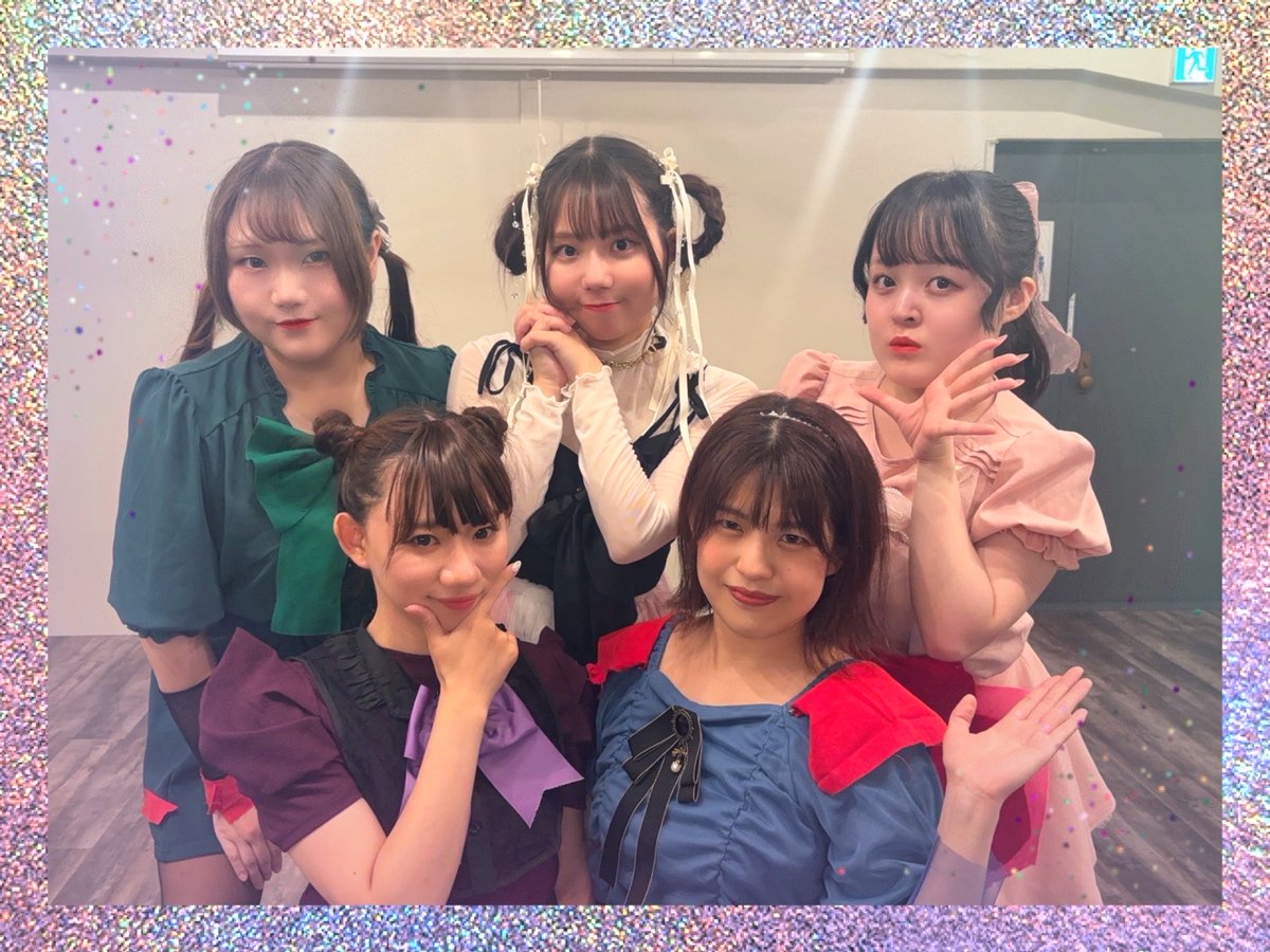 Patchwork808's tweet photo. 🥀ぱっちわーく639作目の投稿です！
今回はファントムシータの『すき、きらい』です！

本日は凛花ちゃんのお誕生日🐈‍⬛💜
そして、この曲の配信リリース日🦋

ファントムシータの世界観から目が離せない…🫣♥️

#ぱっちわーく88ぱちぱちぱっち
#凛花のお誕生日会2026 

👏👏 https://t.co/OJkXbxcMJP https://t.co/IuljqQNF4C