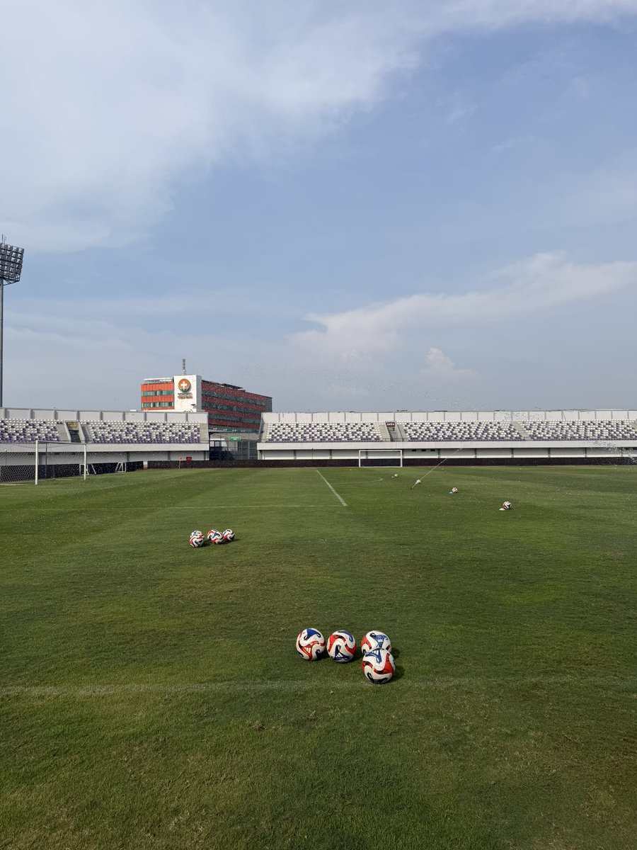 Robpat27's tweet photo. Preparation for tomorrow clash against Persijap.💪🏼 https://t.co/OgUmVzsWP2