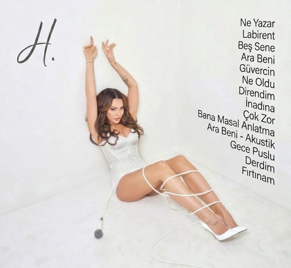 Hadise_sumenss's tweet photo. Türkiye’de bir 'ilk'e imza atmanın gururuyla, biz yine yeni rekorlar üretmenin, sizse hayranlıkla izlemenin tadını çıkarıyorsunuz. Işığımız herkesin gözünü alabilir.
😎🇹🇷

https://t.co/1HZrx6oHvM https://t.co/z5j7jA4KJd