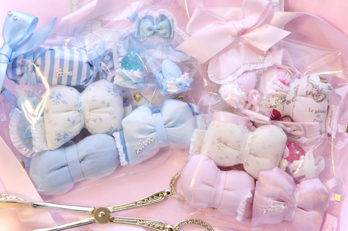 nui_jam's tweet photo. しれ〜っと福袋つくってます🛍️
1個分の金額で4つ以上作品が入ってるかな〜りお得なものです🧁
過去作品メインなのでお迎えしそびれちゃった作品が入ってる可能性も…… https://t.co/IjYXMMCwvu