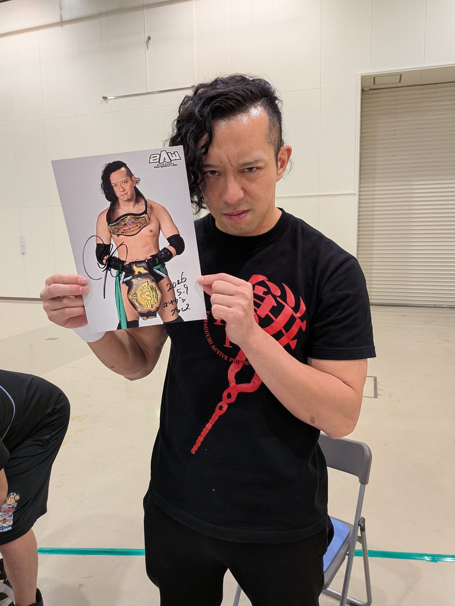 エイティン tweet media