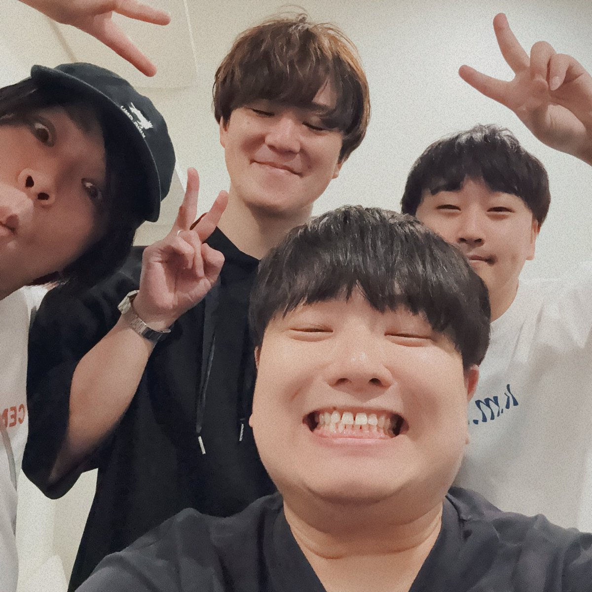 kkmasahide's tweet photo. 今日もお疲れ様でした！
またお会いしましょう🐐🍊🐖

 #K_M_K https://t.co/XZVjUglIrT
