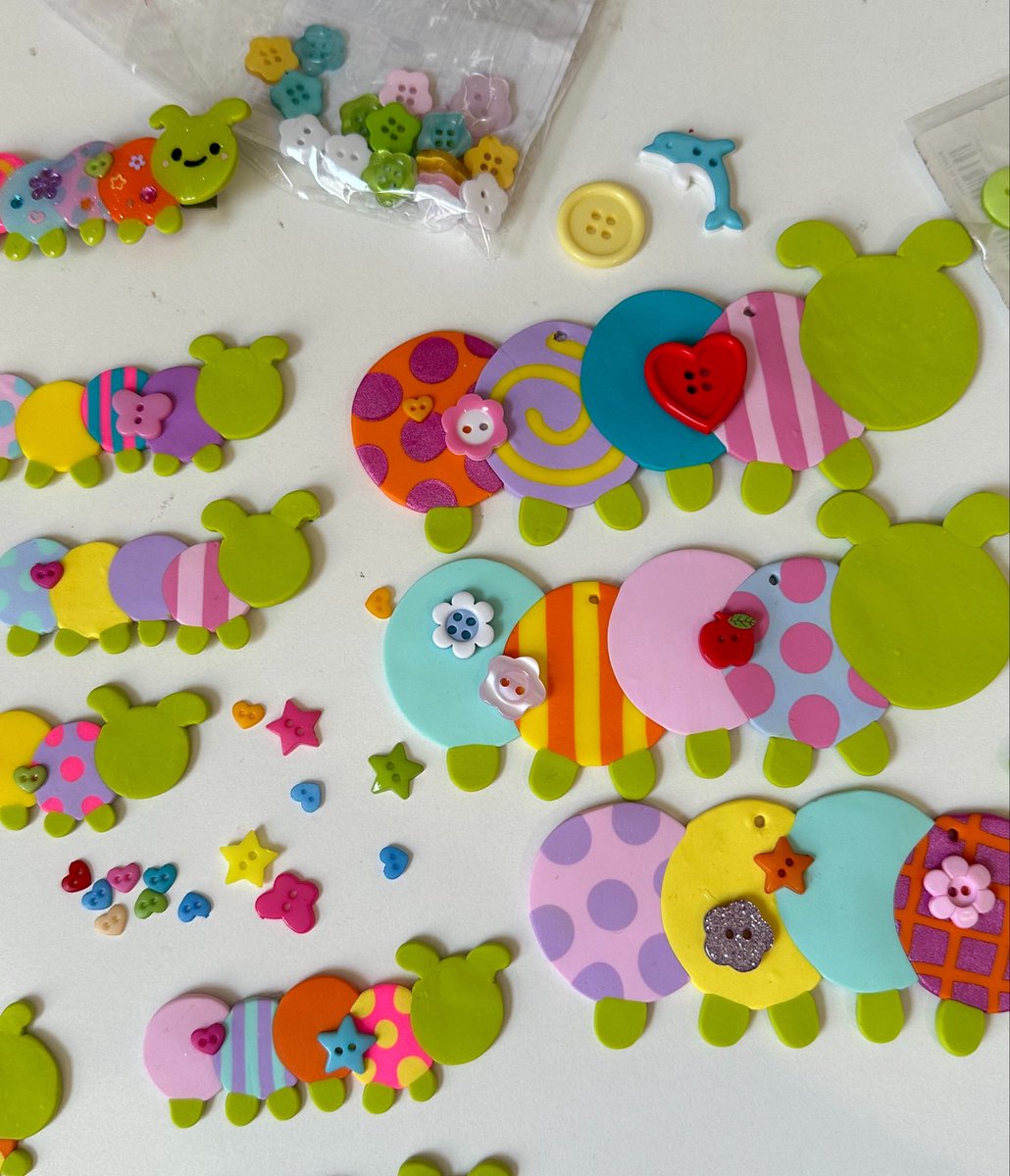sunpuffstudios's tweet photo. Picking out buttons 🎀 https://t.co/jJcVWboPwZ