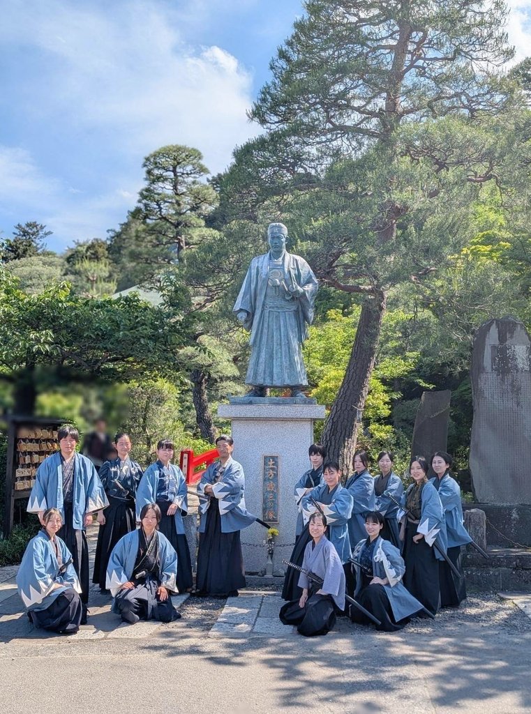 彩野 tweet media