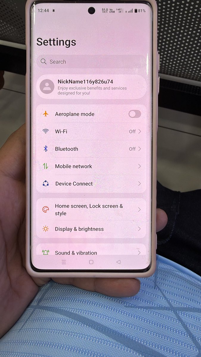 sethparthseth's tweet photo. @oneplus Very disappointing experience. My phone’s display has developed visible AMOLED panel issues just after 1 year of careful usage, with no damage or liquid exposure. Users invest in OnePlus for quality, and this level of display reliability is unacceptable. https://t.co/pTD7ecFcAM