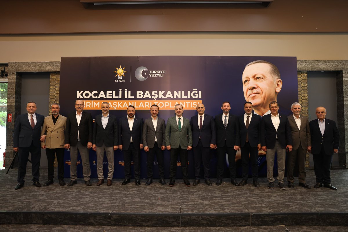 SahinTalus's tweet photo. Birim Başkanları toplantımızı gerçekleştirerek, Cumhurbaşkanımız Sayın Recep Tayyip Erdoğan’ın katılımlarıyla 16 Mayıs’ta gerçekleştireceğimiz “Bir Gençlik Şöleni” programına dair hazırlıklarımızı kapsamlı şekilde değerlendirdik.

Tüm birimlerimizin yürüttüğü çalışmaları gözden geçirerek program sürecine ilişkin planlamalarımızı netleştirdik, koordinasyonumuzu daha da güçlendirdik.

Gençliğin enerjisini ve teşkilatımızın heyecanını en güçlü şekilde yansıtacağımız bu büyük buluşma için çalışmalarımızı aynı kararlılık ve titizlikle sürdürüyoruz.