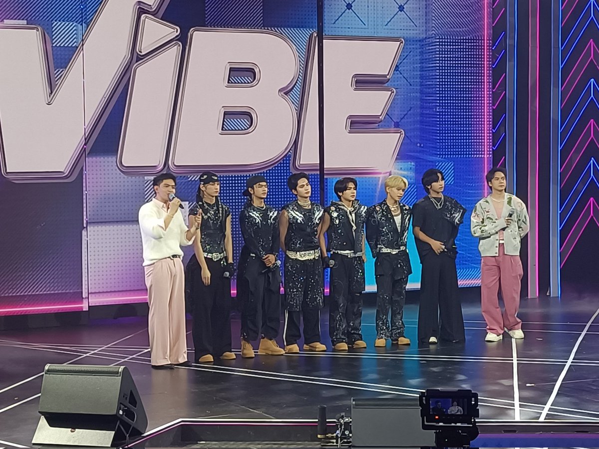 HORI7ON said that they are thankful and honored na naging nominated ulit sa Seoul Music Awards! Nagpapasalamat din sila sa ANCHORS for the support!

#VibeTV5 #VibePH
#WeekendTripTV5 <a href="/vibephtv/">vibeph.tv</a>