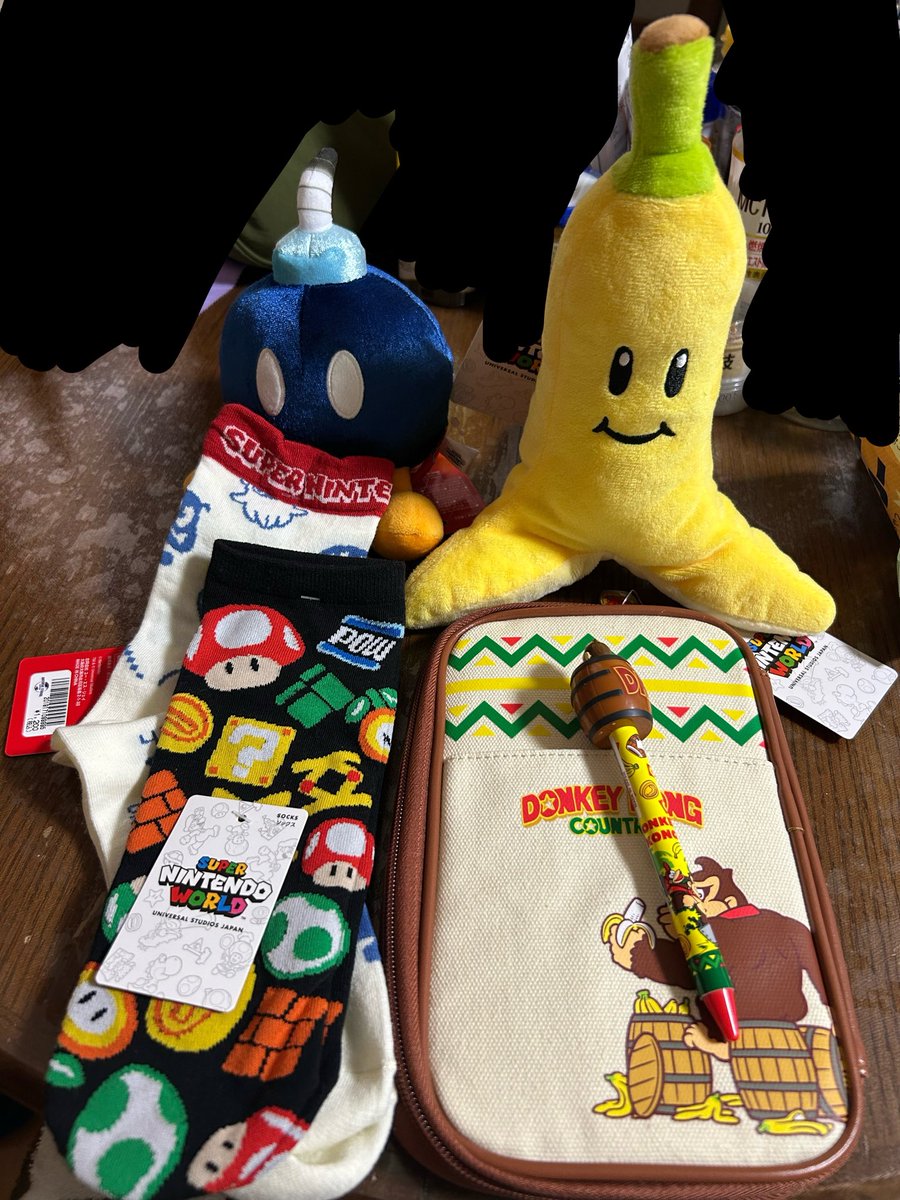 買った物。後編。 お土産向けに買った物は割愛します。 バナナはマリオ