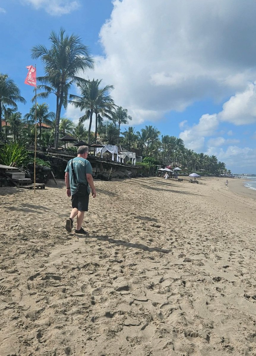 kezab's tweet photo. Spent my last first day as a 63 year old today in a beautiful place with my bestie. Good food, long walks, 2 massages, goid drinks .great day all round https://t.co/5BmVYNnr17
