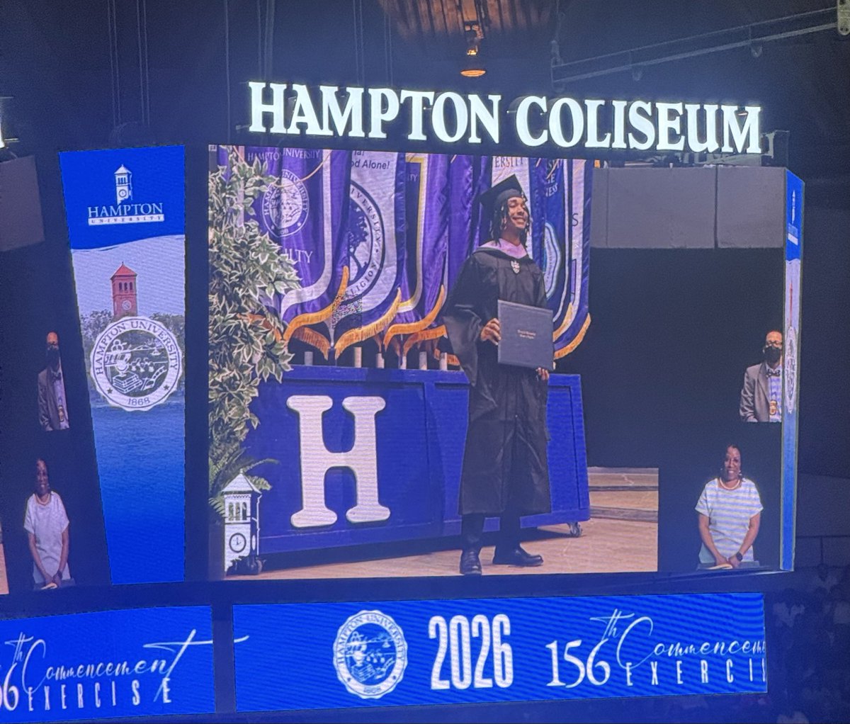 NasForney's tweet photo. masters degree in architecture ‼️ https://t.co/H6TfNBZMD6
