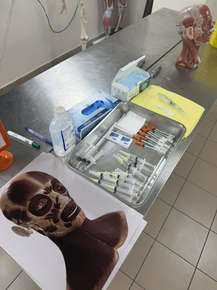 _arf9s's tweet photo. Anyone need Botox ? 💉 https://t.co/L4jQJHZQ2X