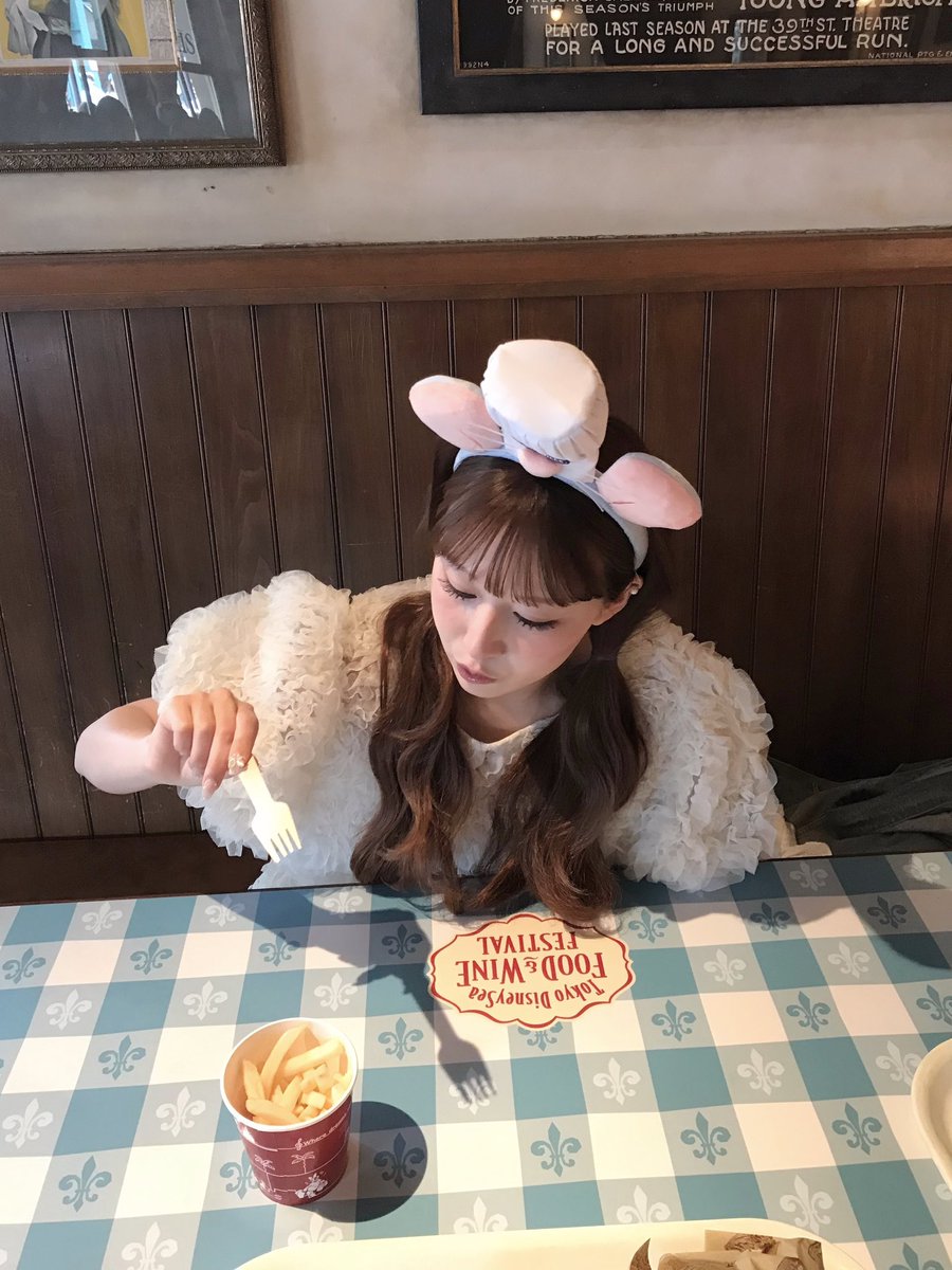 nami tweet media