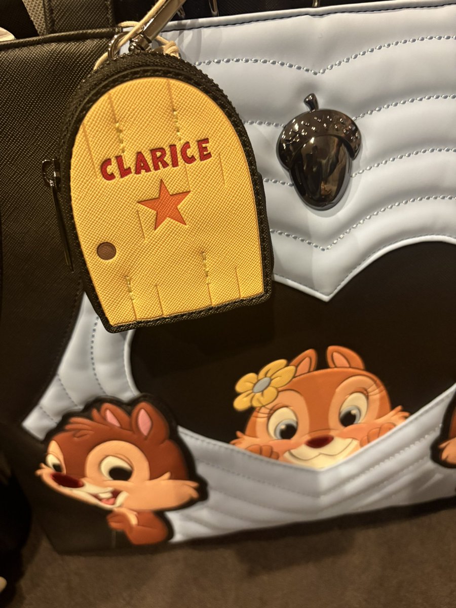 duffy5303's tweet photo. アメリカから輸入‼️‼️‼️‼️‼️🇺🇸
チデクラのラウンジフライやっときたー！！！！！！
うおおおんtwo chips and a missすぎて最高だ😭🎹🐿 https://t.co/dXk10Jq3Qk