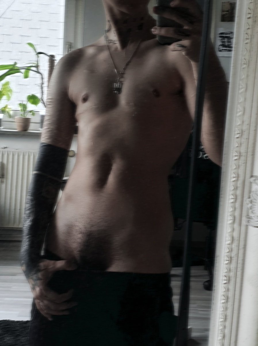 🔞 𝑰𝒗𝒂𝒏. tweet media