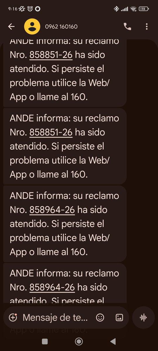 Patty_AcostaR's tweet photo. SOS UNA VERGÜENZA @ANDEOficial desde el jueves de noche estamos sin luz y con baja tensión . No nos hacen caso ni aunque nos vayamos juntos a ustedes. Mientras tanto nuestros electrodomésticos se están quemando. Te llegan mensajes de que el reclamo ha sido atendido y jamás paso https://t.co/eg5MW5JaIT