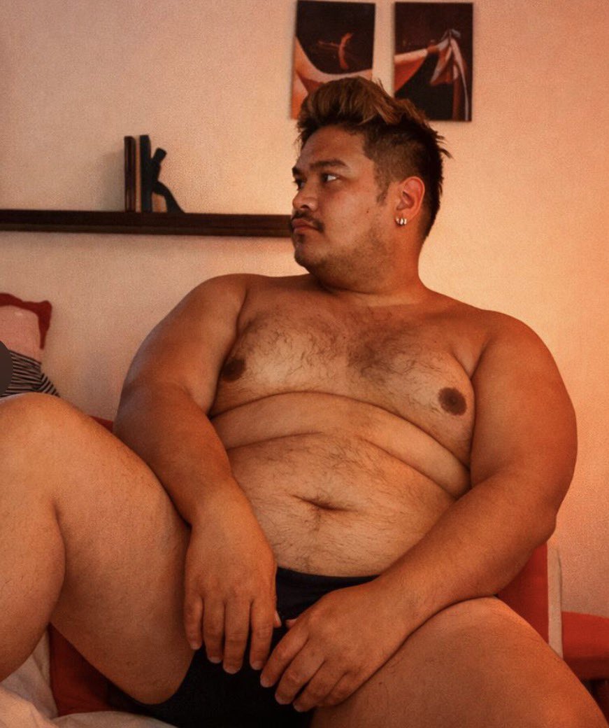 chubbyboyLDN's tweet photo. Hungry and bored 🐻🐻

#chubby #bear #gay #chubbyforchaser #bottom https://t.co/GNClJjUmXX