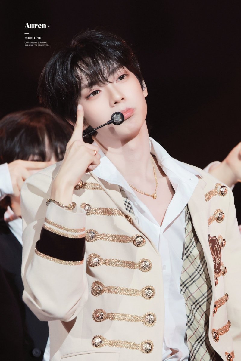 𝐀𝐮𝐫𝐞𝐧✦ tweet media