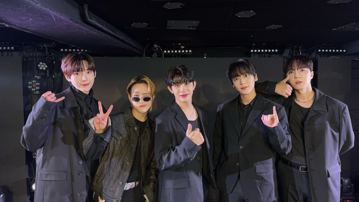 EPTS_official's tweet photo. [📸]

See you again🩵

#EPTS #EPICTRAVELS #에픽트레버스
#👋 https://t.co/N1QwQOEEvb