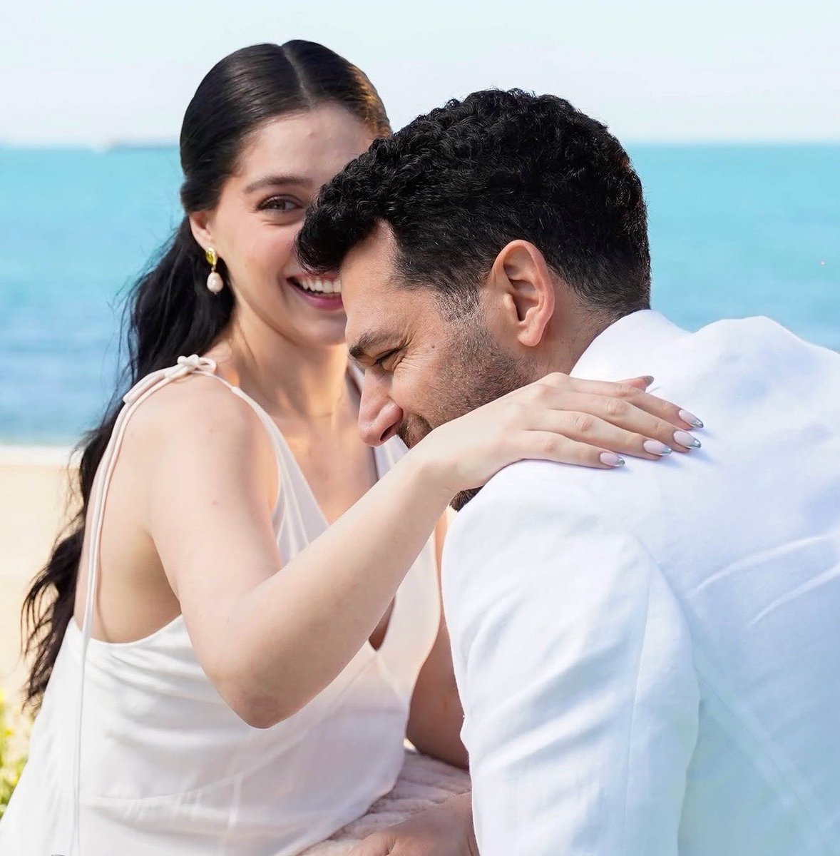 1nkling101's tweet photo. Genuinely speaking, how did we get so lucky with these two? They’re literally perfect together. They get along insanely well, they’re unproblematic, both are super funny &amp; they can destroy an emotional drama scene. 
Find the casting director asap. #MuratYıldırım #CemreBaysel https://t.co/mPcY2lwFkF