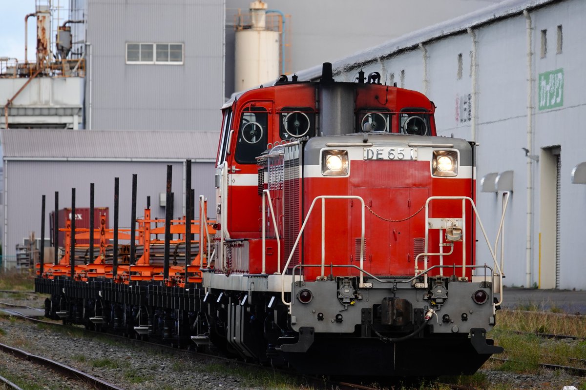 mosuokun's tweet photo. 2026/05/09
チキ4両
仙台臨海鉄道、東北本線

6:59頃 552レ 仙台埠頭→仙台港 DE65 1
7:47頃 660レ 仙台港→陸前山王 DE65 1
18:37頃 5575レ　国府多賀城 EH500-38

↓動画はこちらです
https://t.co/qMU0U9JD2O https://t.co/lcuaxUbHDb