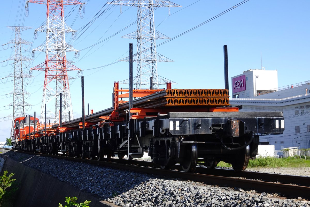 mosuokun's tweet photo. 2026/05/09
チキ4両
仙台臨海鉄道、東北本線

6:59頃 552レ 仙台埠頭→仙台港 DE65 1
7:47頃 660レ 仙台港→陸前山王 DE65 1
18:37頃 5575レ　国府多賀城 EH500-38

↓動画はこちらです
https://t.co/qMU0U9JD2O https://t.co/lcuaxUbHDb
