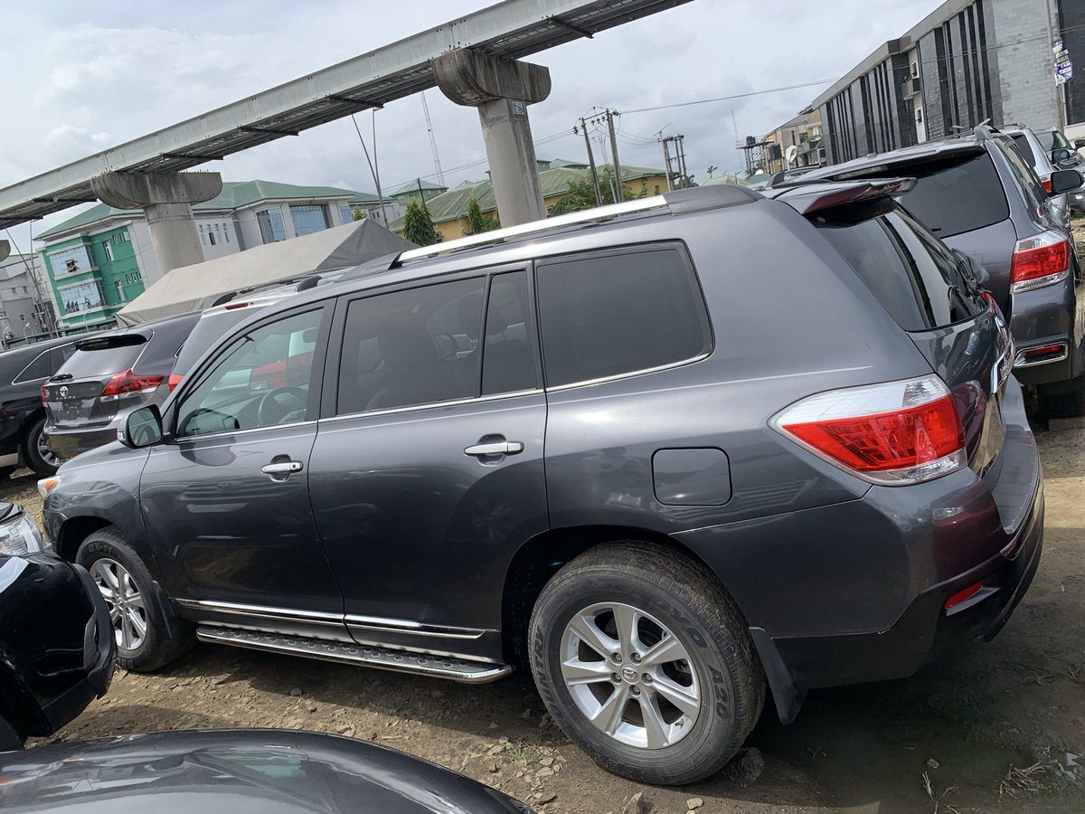 Tonycan05's tweet photo. It’s Saturday let’s make the week worth it, here is direct pencil color Toyota HIGHLANDER 2013 model with key. Have a taste of luxury at Liberty Autos.

Office address: No 4 station road opposite federal high court PH

Call/Whatsapp: 09030572951 https://t.co/Yjlitkm6OJ