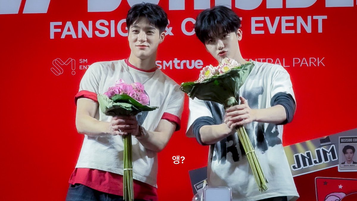 앵? tweet media