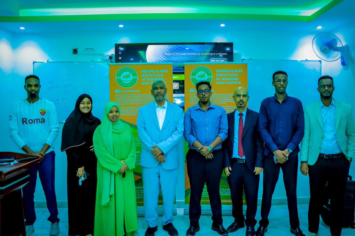 AmanahInsurance's tweet photo. Shaqaalaha Amanah  ayaa ka qaybgalay tobabar ku saabsan Motor Insurance oo ay soo qabanqaabisay Somaliland Institute of Banking and Finance (SLIBF) Waaxda Risk Management ee Amanah ayaa soo bandhigtay talooyin muhiim ah oo lagu horumarinayo wacyigelinta caymiska gaadiidka
#Amanah https://t.co/umHUDy3ZLw