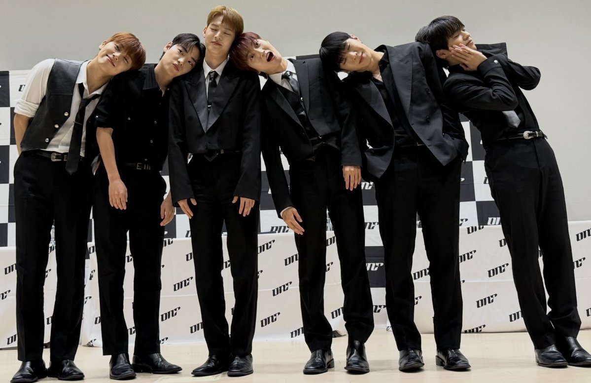 상큼나오미ஐ tweet media
