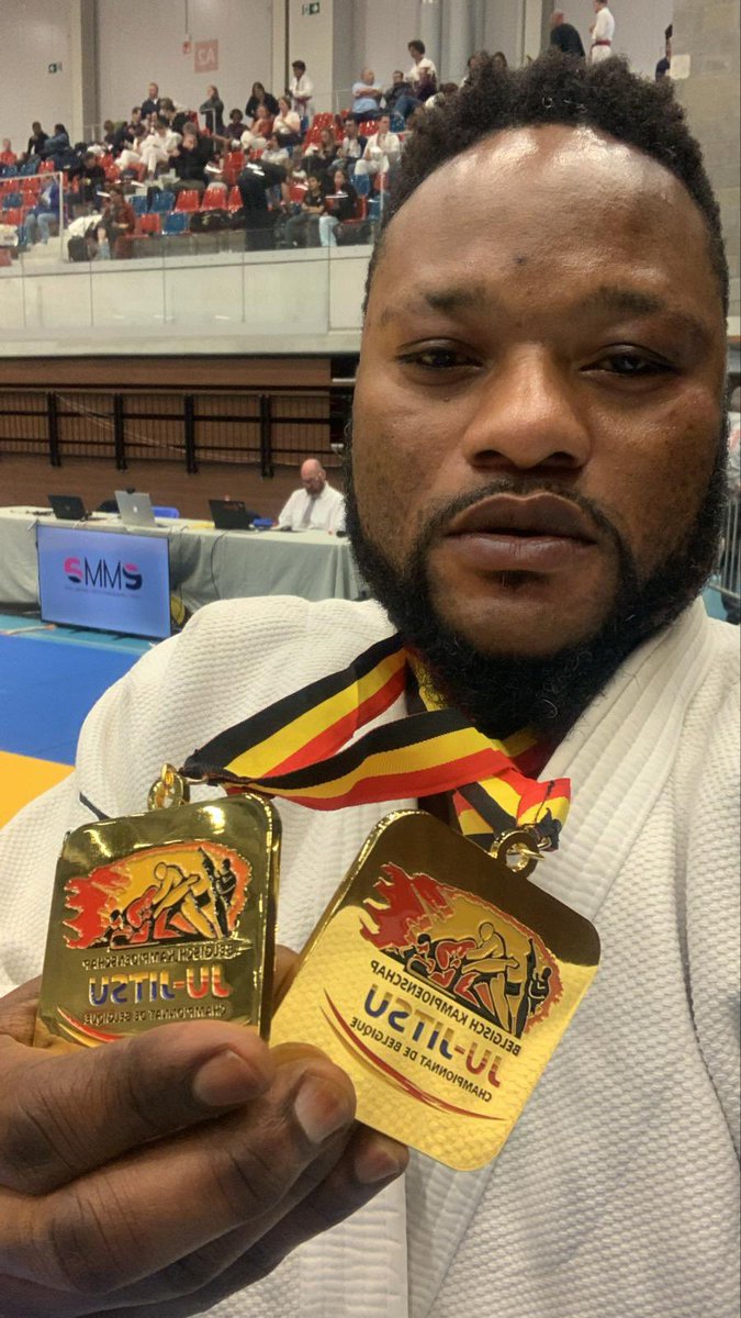 MputuChristophe's tweet photo. Double titres de champion de Belgique le 09/05/2026, dans 2 catégories différentes ( - 94 kg et + 94kg ), donc c’est qui me fait 21 titres de champion de Belgique 💪 https://t.co/nzs5OQkKcU