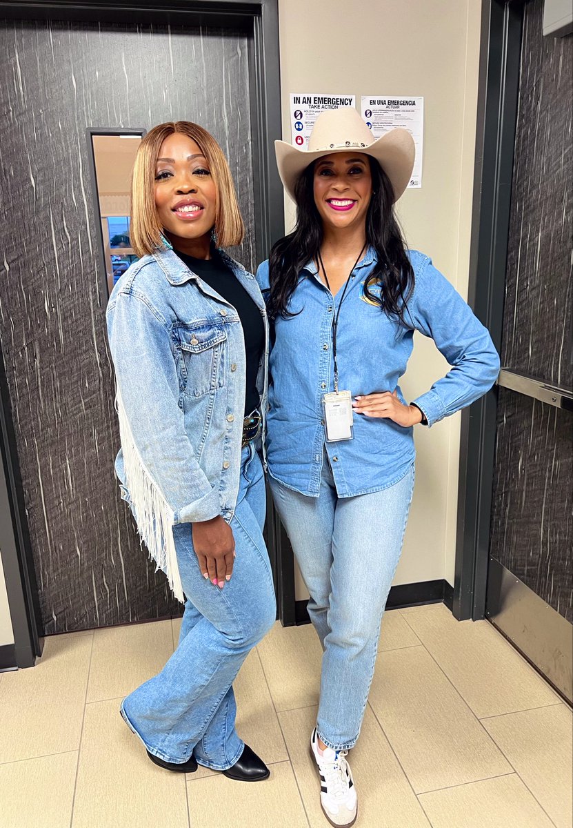 anyancy13's tweet photo. Snapped a pic with one of our amazing counselors, Mrs. Gouthia! We love themed spirit days! 🤠🩵💛 https://t.co/nY64jFtPCm