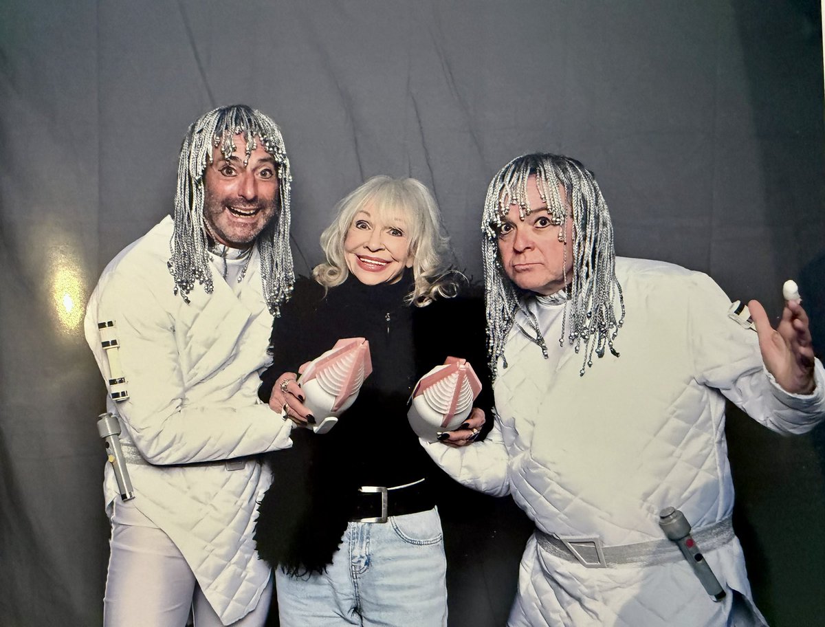 PaulCresser's tweet photo. @ManningOfficial is doing her Madonna impersonation with the Movellans!

#doctorwho #thecapitol https://t.co/9SHMwXtZzt