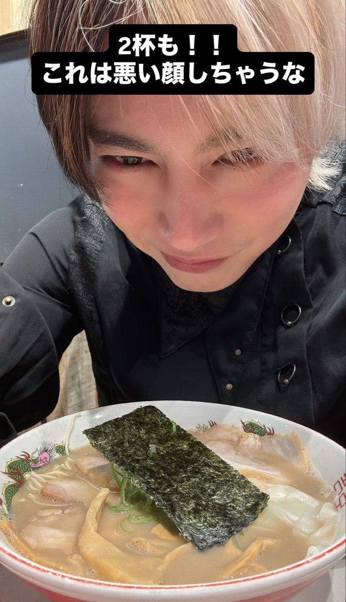 悪い顔かわいー！😭💙と思ったらこっちの悪い顔ちょっとヘタでかわいすぎー！！
