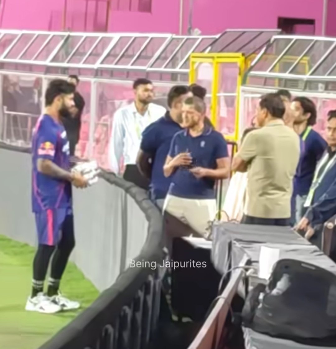 HiPrsm's tweet photo. King of Steel with Assam's King of cricket.

#Riyan #Mittal https://t.co/E00ULlNjo4