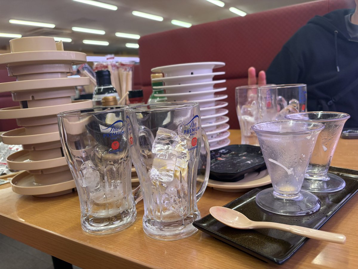 asmrmrmr's tweet photo. 今宵も大好きなスシローで🍣🍣🍣
ずっと食べたかった貝のやつ食べれて幸せ！！

#スシーレイル20皿クエスト https://t.co/1qEU2Ks0hh
