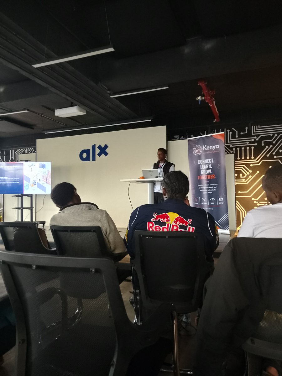 NjokiiMwai's tweet photo. Afternoon session 📍 
#JavaConnectKE2026 https://t.co/aqBtA3XIlU