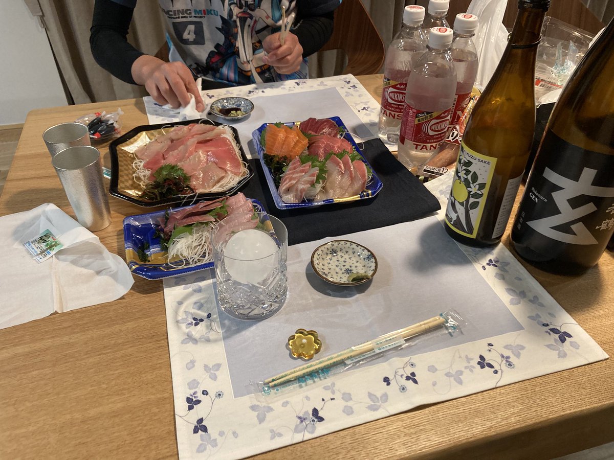 めびまん tweet media