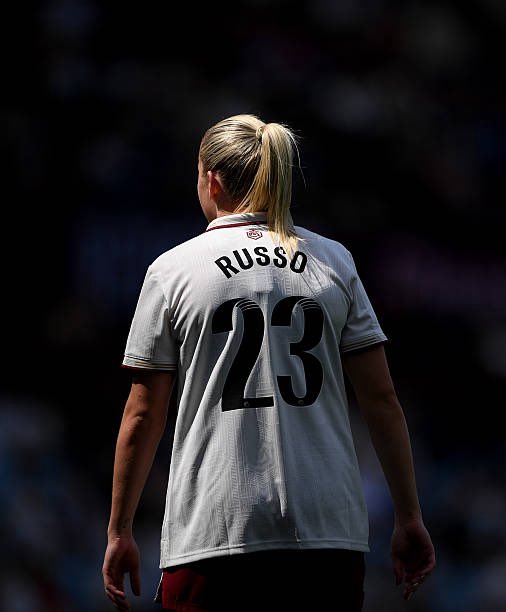 kalec55's tweet photo. we are so incredibly lucky she plays for arsenal https://t.co/cYjkfRGrA9