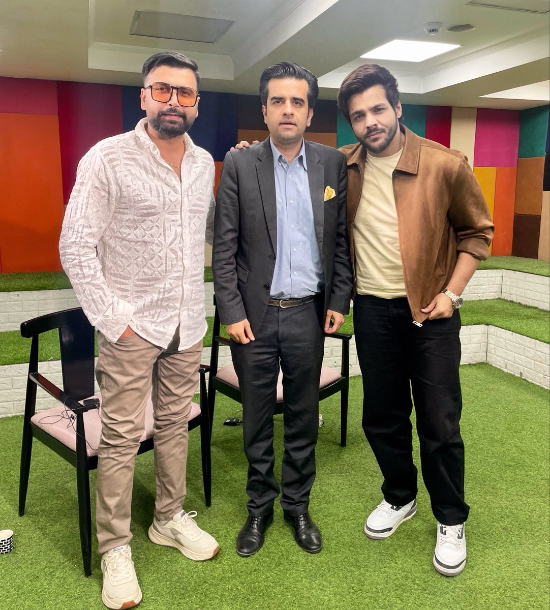 UdayPratapSingh's tweet photo. Flashback to this #Ekaki conversation with actor &amp; director #AshishChanchlani &amp; producer #KunalChhabhria in our studio !

@ashchanchlani @KunalChhabhria #AshishChanchlaniVines #Youtube #Youtuber #WebSeries #Series https://t.co/1ZCsDYqQYw