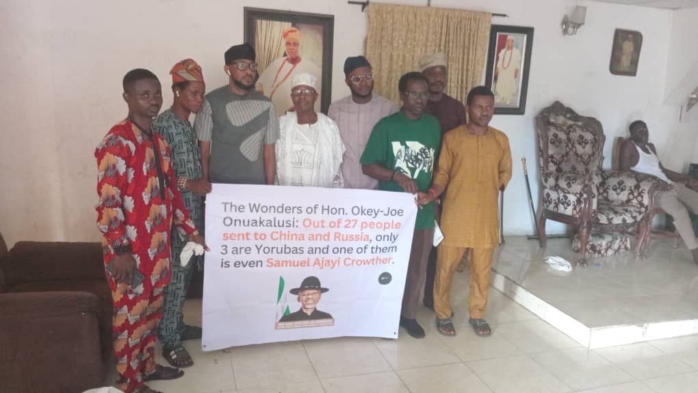 Okota Palace tí settle ẹ...

We are on the move again...

A má rojọ Honourable fún ajẹ àti oṣo... 😂

With my brothers <a href="/POLANKLASIQ/">POLAN</a> and <a href="/OlakotanEboda2/">Omo-Oba Olota of Ota!!!®️</a>
