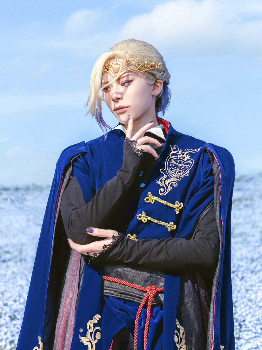 hoshi__mr's tweet photo. cos.寮服でネモフィラ撮影してきた👑 https://t.co/XHAFhsDQ2q