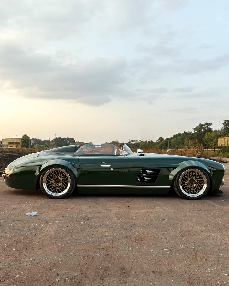 Legendary modern Mercedes-Benz 300 SL

📸: <a href="/onb/">Zach Owenby</a>.artdesign / <a href="/CarCultureWorld/">GentlemanCarWorld</a>