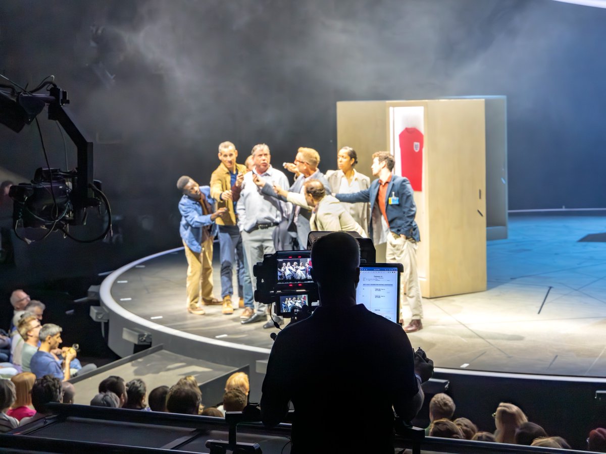 National Theatre Live tweet media
