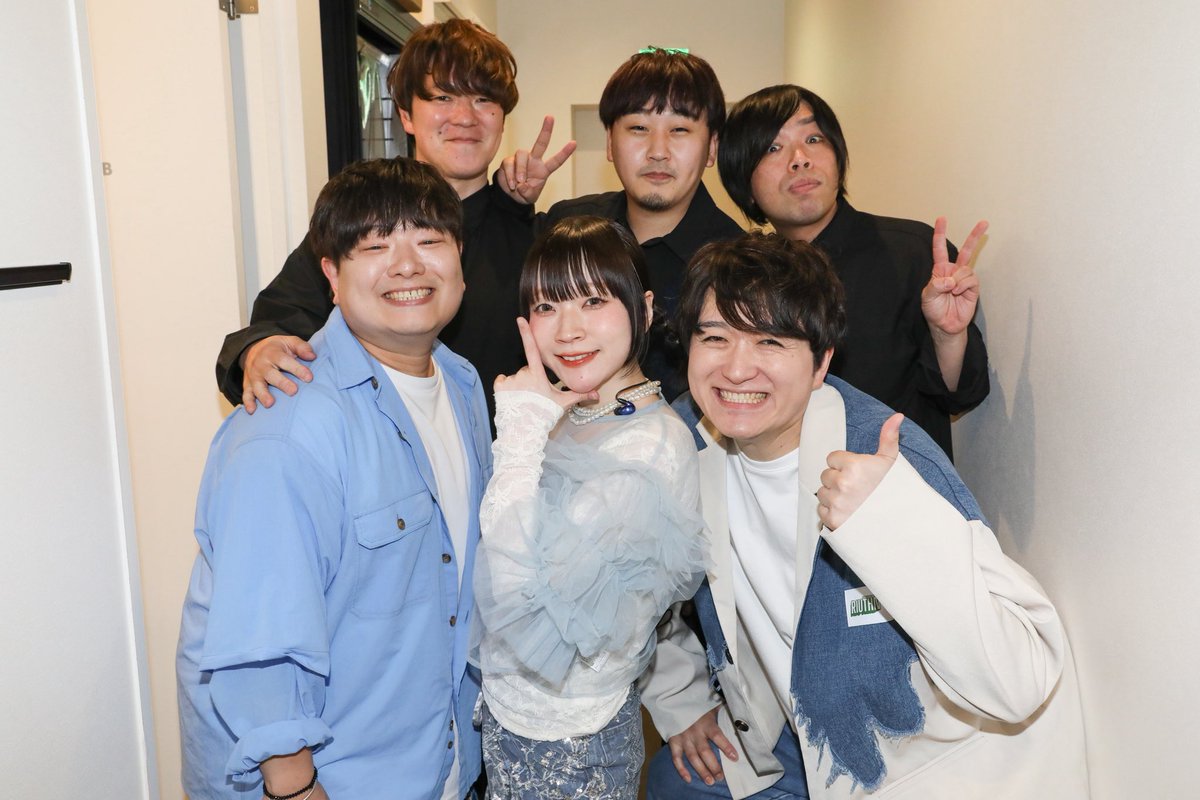 kkshuhei's tweet photo. K.M.K. 東名阪ツアーファイナル！7年前と同じバンドで歌ってきました。最高だった！マサヒデとマナミ、2人のサービス精神旺盛な所、音楽に常に真摯なところ、仲間思いな所、尊敬してます。とっても幸せなツアーでした。最高のフィナーレをありがとう。また会う日まで！ #K_M_K #mana148 #kudokimu https://t.co/D7bM51HIMu
