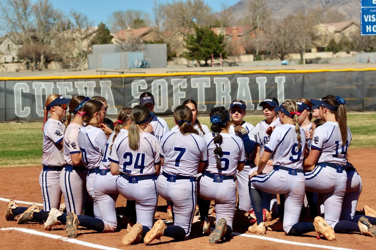 LCHS_MTapia's tweet photo. Bears softball fought hard, going into extra innings but fell short in their first game of the state tournament. They had a great season by going 10-0 in district play. Thank You to all our Seniors! We will miss you!
#WALC #onceabearalwaysabear https://t.co/i4I3BTqfsb